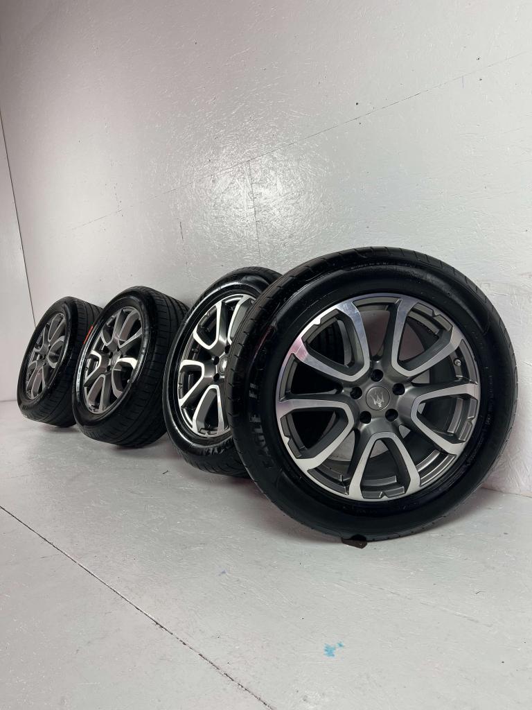 Originele Maserati Levante SUV velgen 19" 5x114.3 zomer M161, Auto-onderdelen, Banden en Velgen, Gebruikt, 265 mm, Banden en Velgen