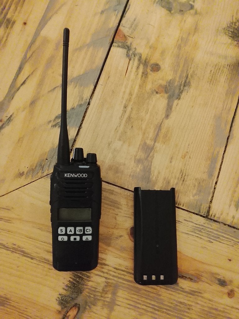 Kenwood NX-1300NE2, Ophalen of Verzenden, Zo goed als nieuw, Portofoon of Walkie-talkie, Met broekklem