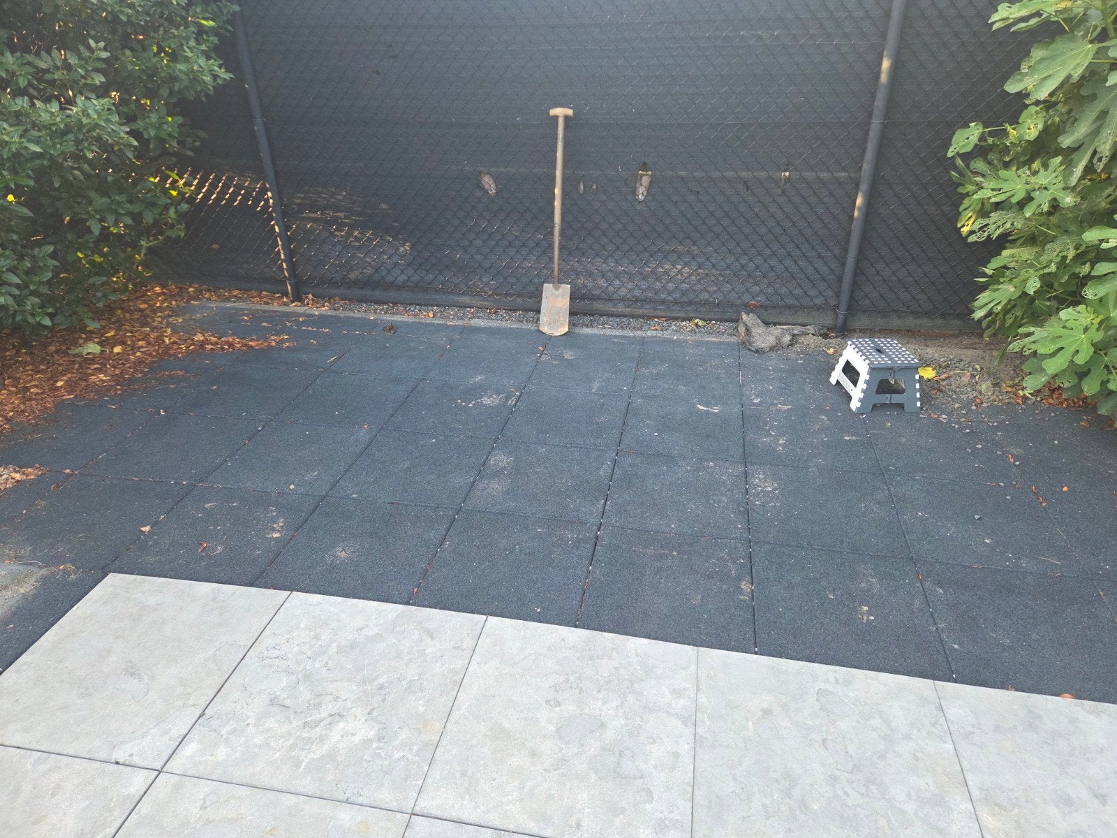 45 x Speelplaatstegel grijs 50 x 50 x 4,5, Tuin en Terras, Ophalen, Gebruikt, Kunststof, Terrastegels