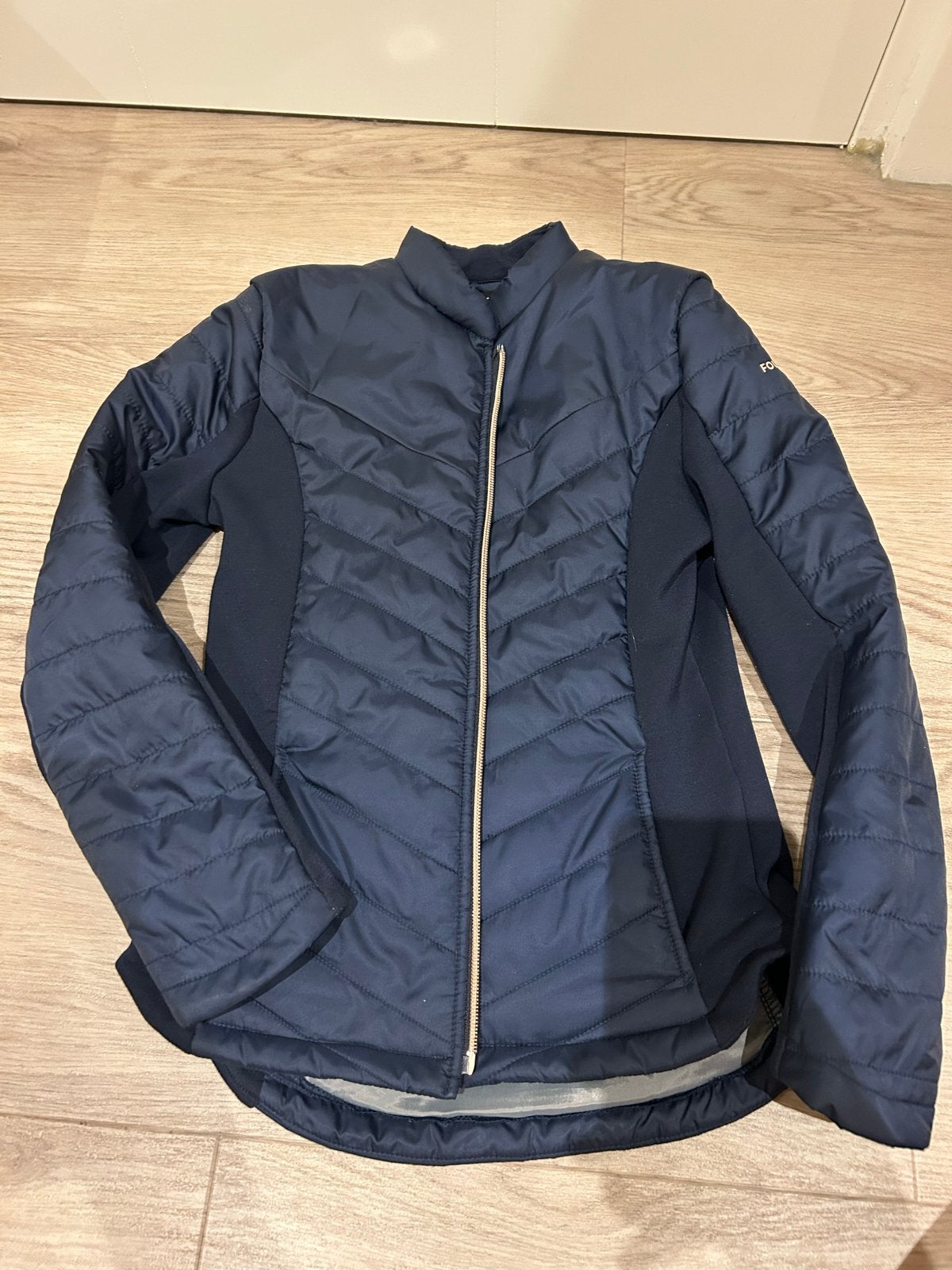 Fouganza paardrij jas/kinderjas - Maat 8-9 jaar (131-140 cm), Kinderen en Baby's, Kinderkleding | Overige, Ophalen, Gebruikt, Jongen of Meisje