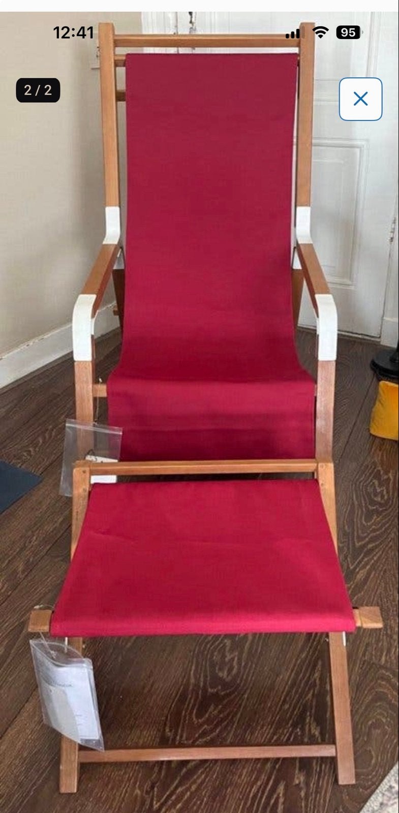 2x Ligstoel met voetenbankje - Hout en Rood Textiel, Ophalen of Verzenden, Zo goed als nieuw, Hout, Inklapbaar