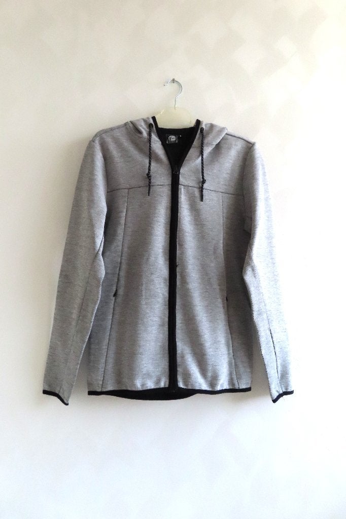 Vest Grijs Non Grada Capuchon mt S (J19), Kleding | Heren, Ophalen of Verzenden, Zo goed als nieuw, Grijs, Non Grada