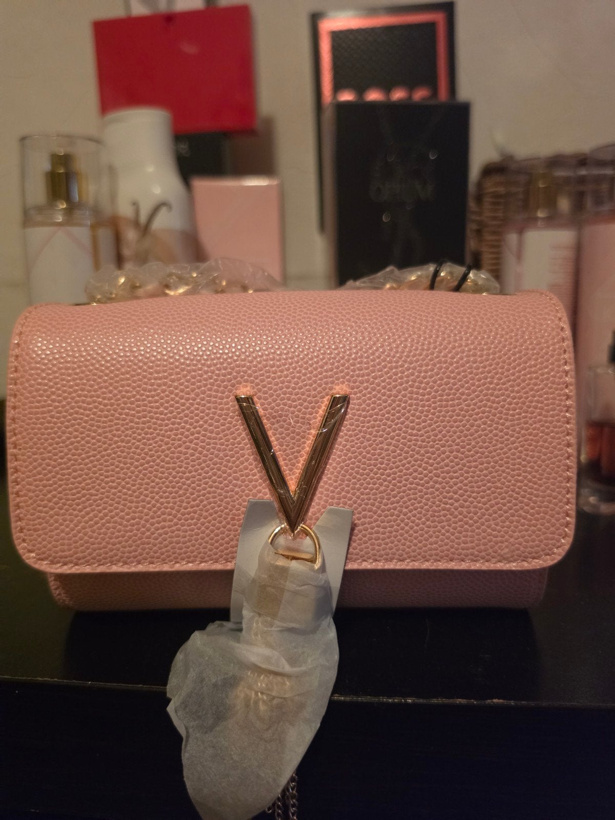 Valentino roze schoudertasje met gouden details, Sieraden, Tassen en Uiterlijk, Tassen | Damestassen, Ophalen of Verzenden, Nieuw