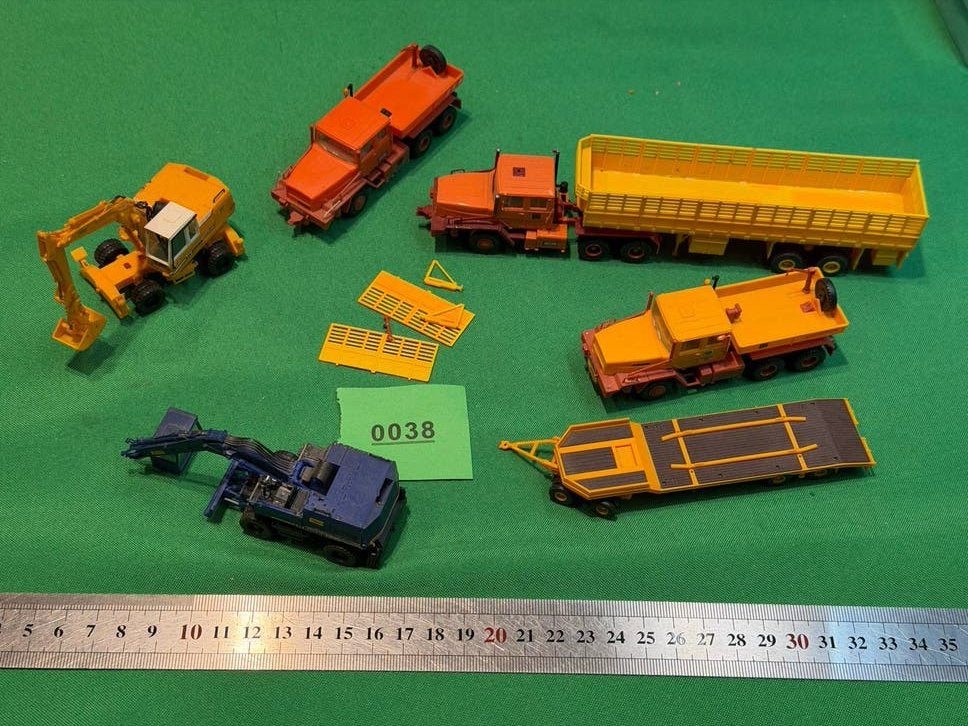 38- modelbouw voertuigen - Graafmachines vrachtwagens kibri?, Ophalen of Verzenden, Gebruikt, Bus of Vrachtwagen, Overige merken