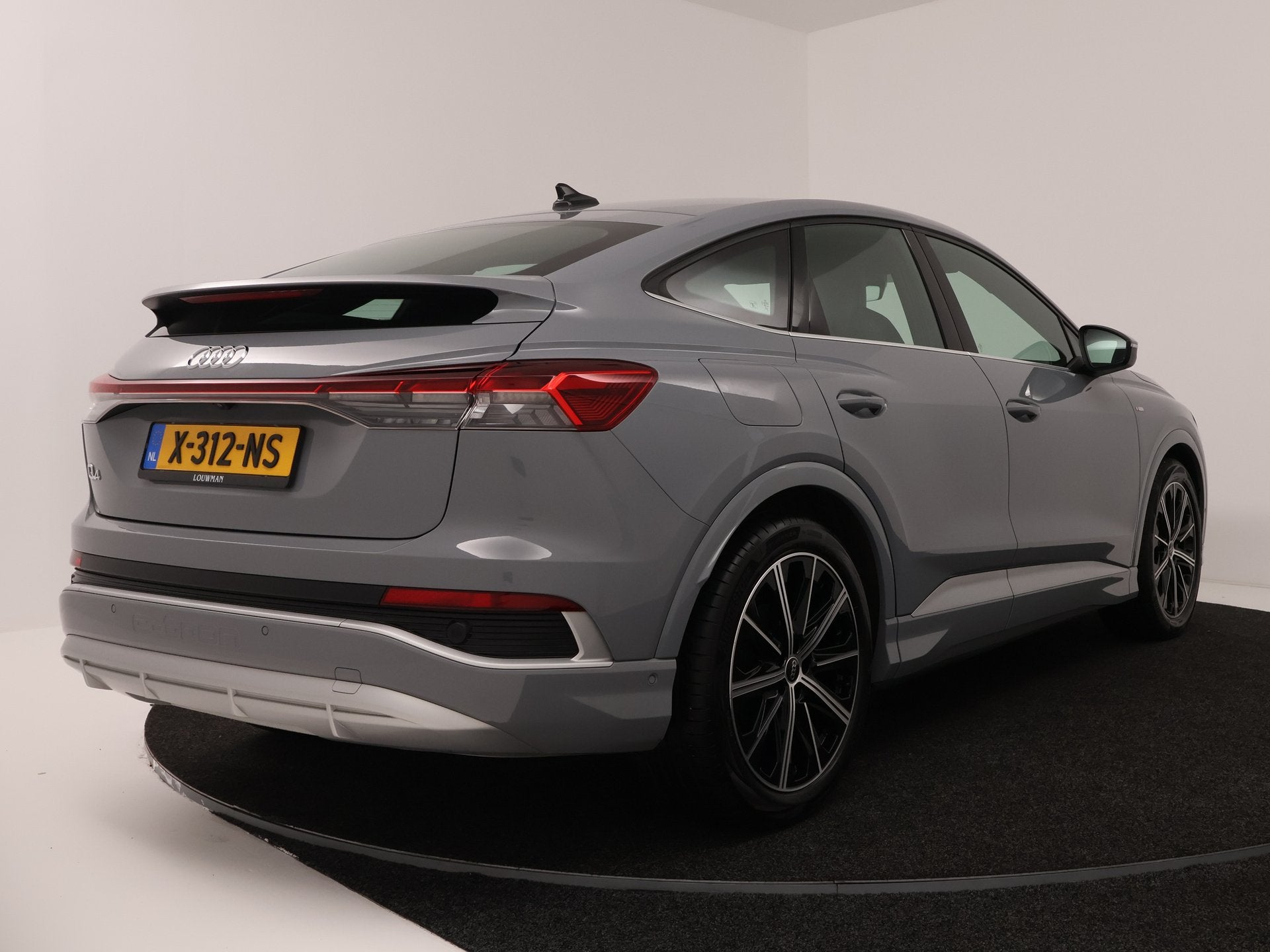 Audi Q4 Sportback e-tron 35 S edition 55 kWh | Stoelgeheugen, Auto's, Automaat, Achterwielaandrijving, Gebruikt, Zwart