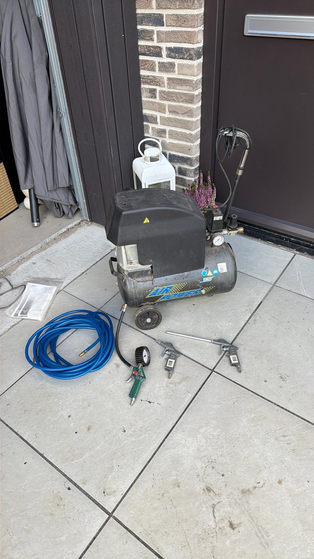 Kinzo compressor met accessoires, Ophalen, Gebruikt, 6 tot 10 bar, Minder dan 200 liter/min