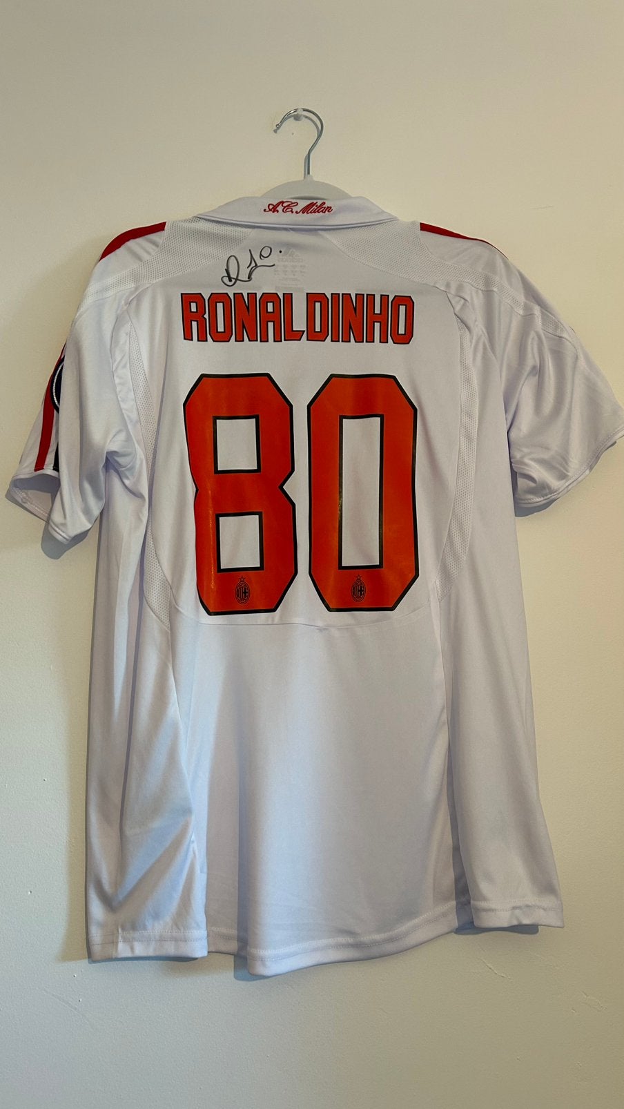Ac Milan gesingeerd shirt door Ronaldinho+bewijs, Ophalen of Verzenden, Zo goed als nieuw, Buitenlandse clubs, Shirt
