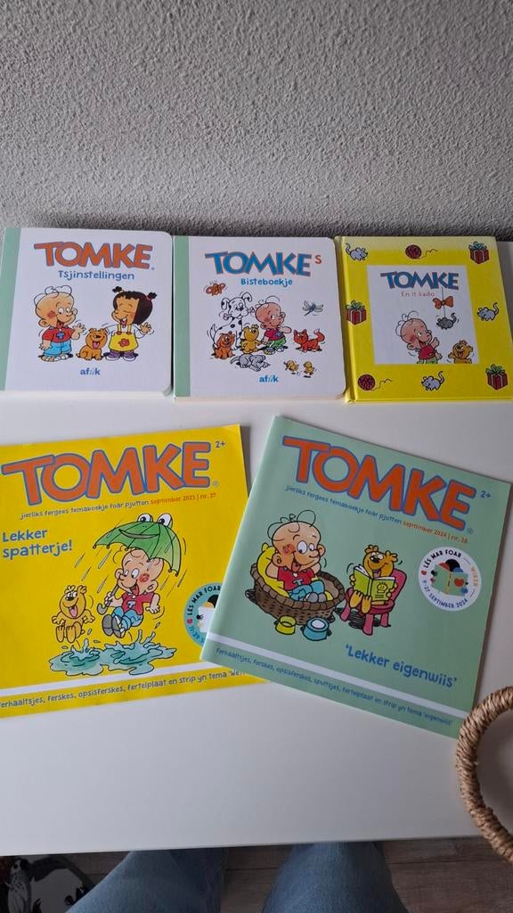 Tomke boeken en tijdschriften - Friese kinderboeken, Diverse, Fictie algemeen, Jongen of Meisje, Ophalen of Verzenden