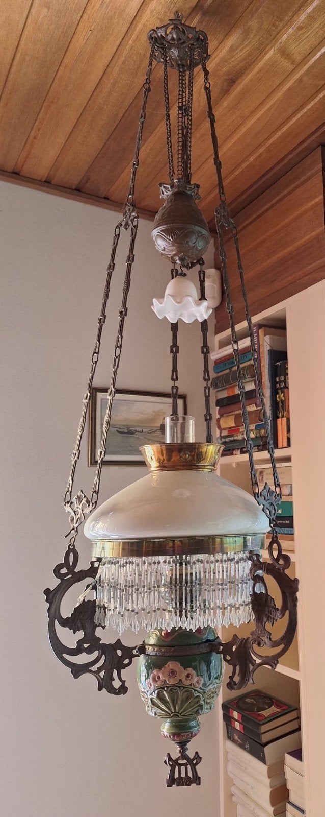 Antieke olielamp met smeedijzeren hangsysteem en kralenrand, Ophalen