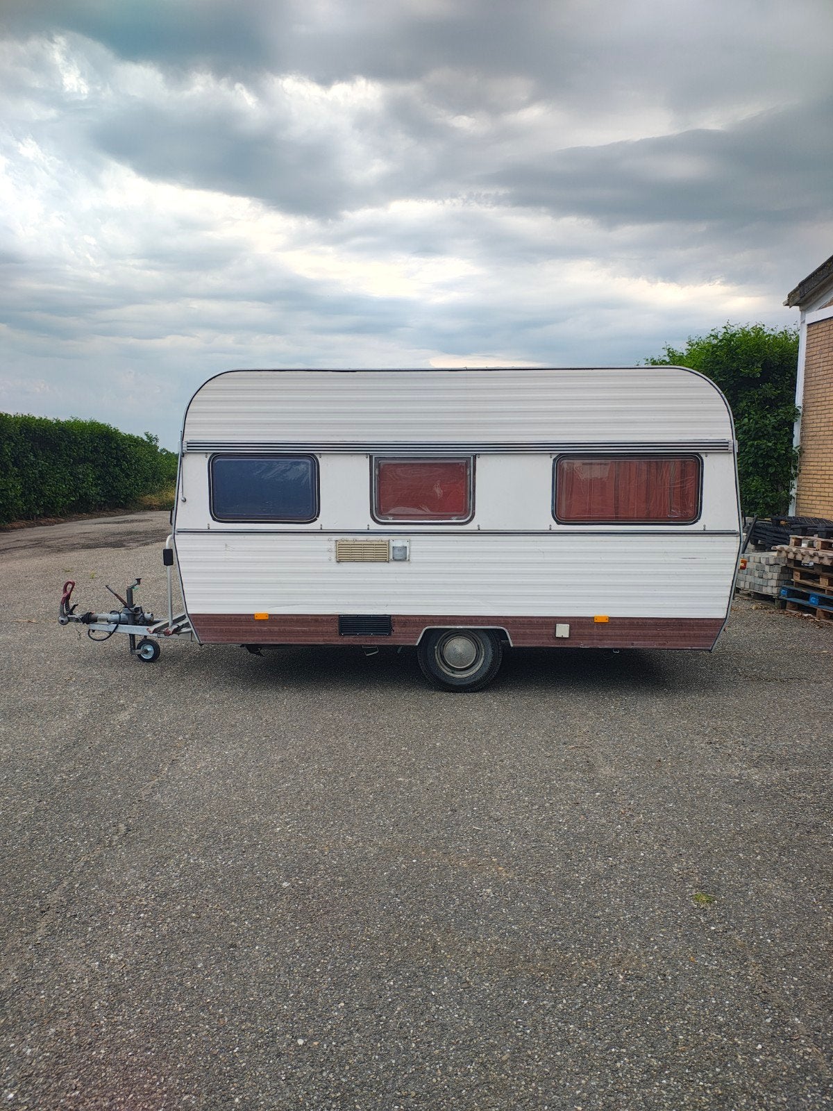 Leuke retro  hobby caravan low budget nieuwe adv 22/6, Caravans en Kamperen, Koelkast, Hobby, Omvormbare zithoek, Bedrijf