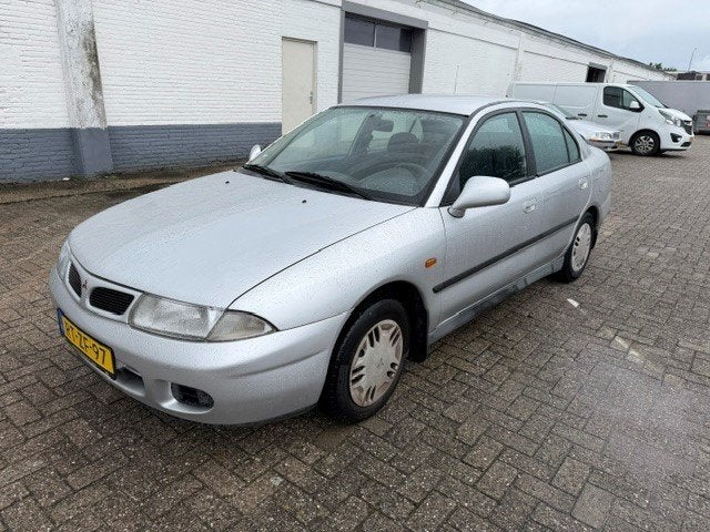 Mitsubishi Carisma 1.8 GLS Automaat airco APK 1-4-2027