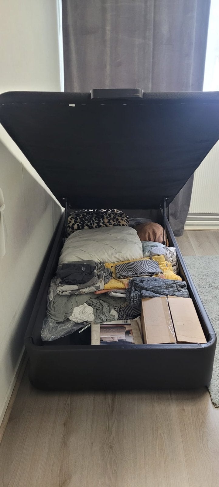 IKEA Eenpersoonsbed met Opbergruimte en Matras 200x90, Huis en Inrichting, Slaapkamer | Bedden, Ophalen, Gebruikt, 90 cm, Eenpersoons