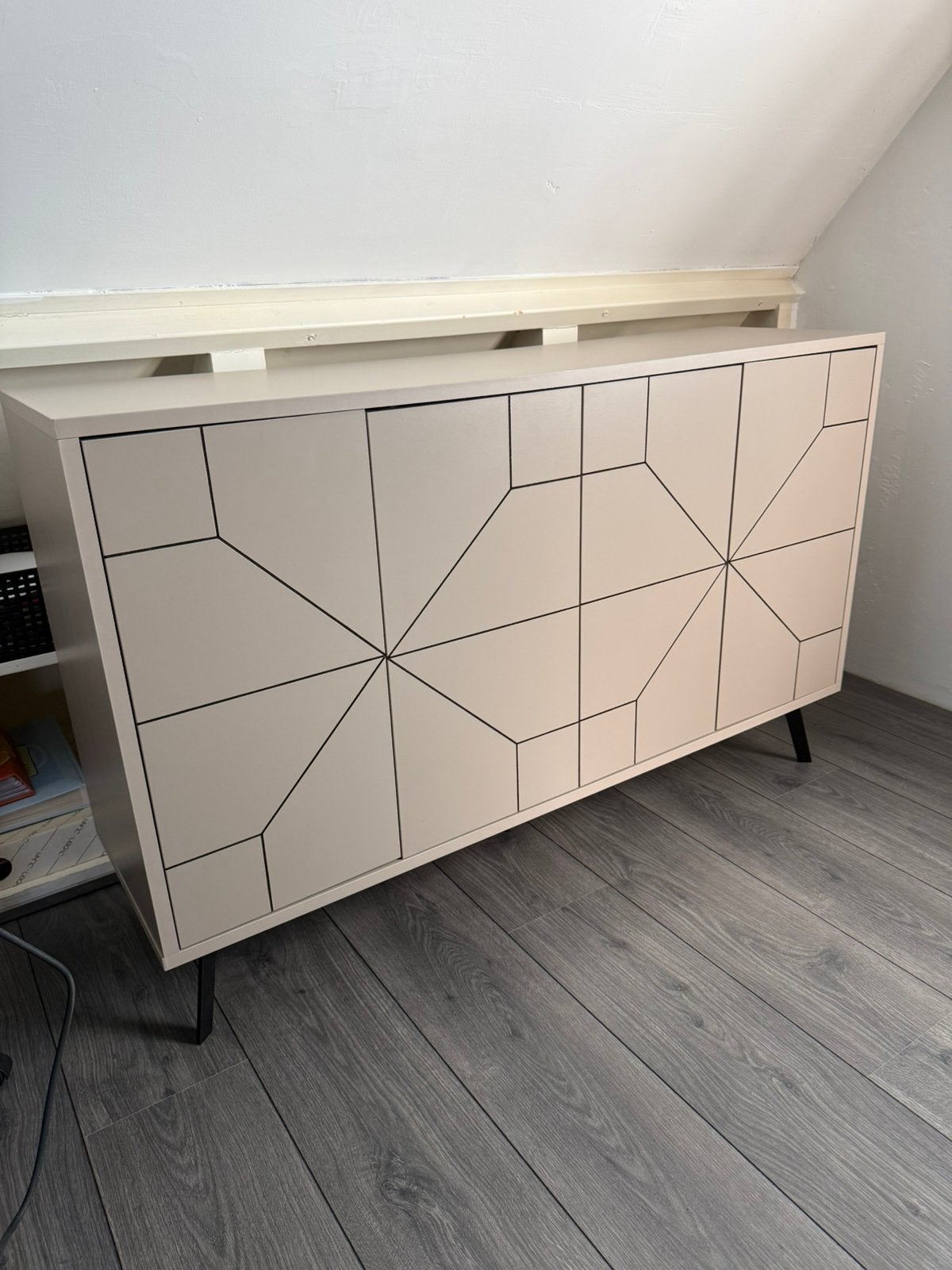 Klein dressoir Dune taupe zwart, Ophalen, Met deur(en), 100 tot 150 cm, Zo goed als nieuw