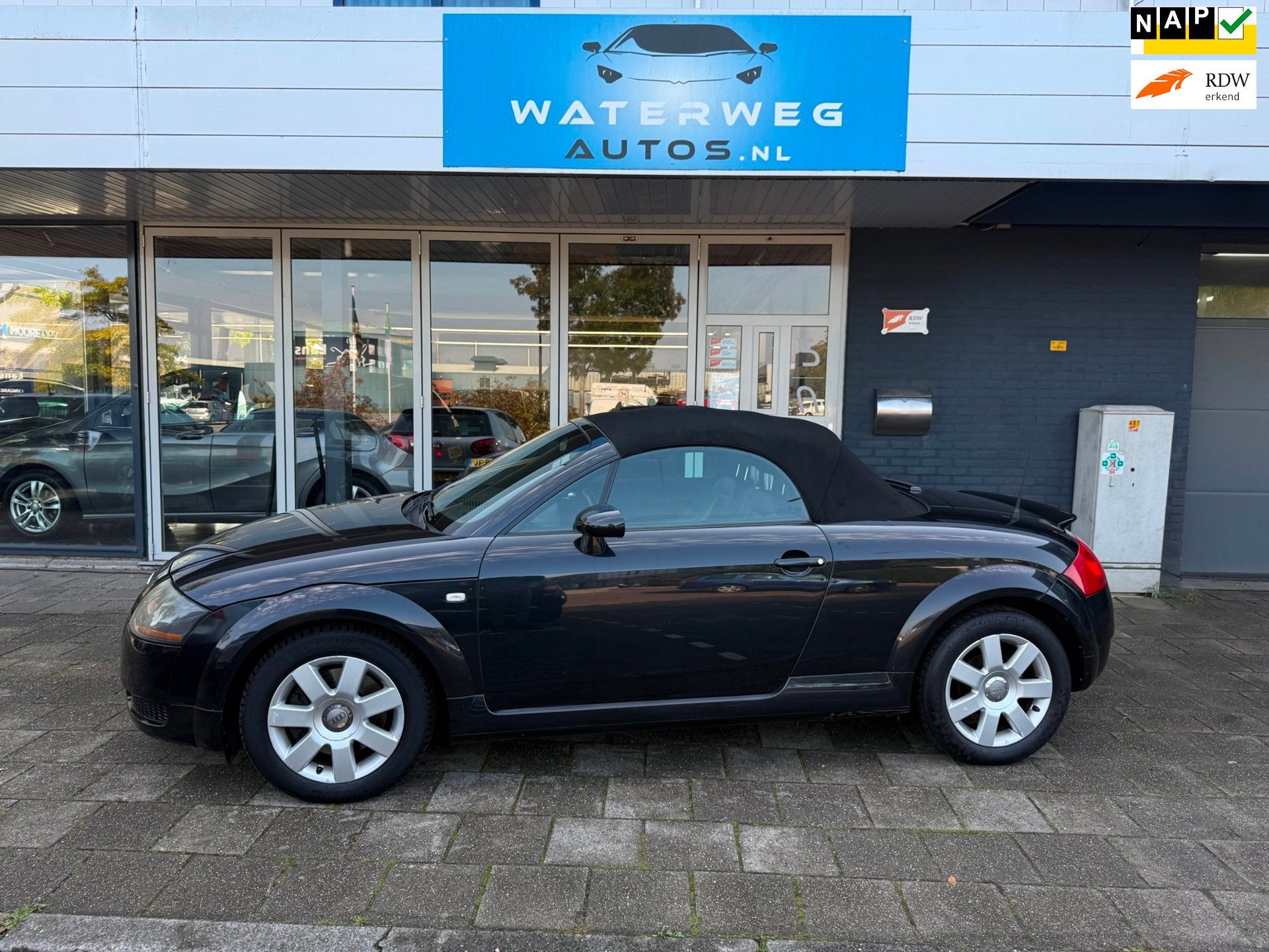 Audi TT Roadster 1.8 5V Turbo, Auto's, Voorwielaandrijving, TT, Gebruikt, Zwart