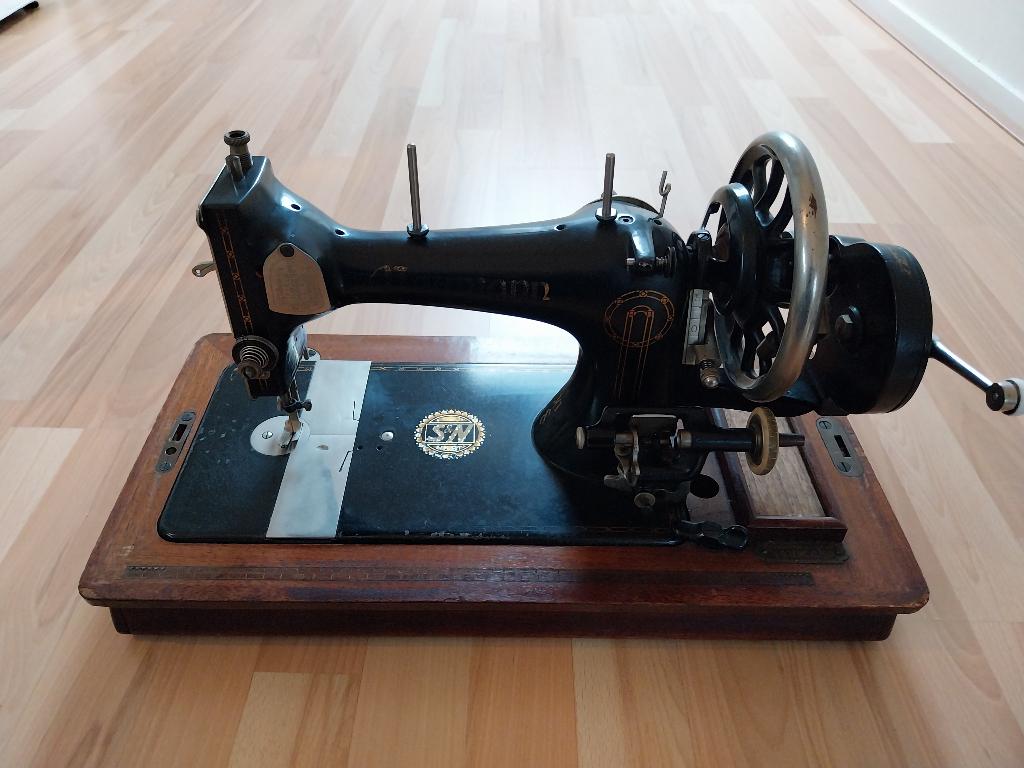 mooie nostalische naaimachine, Ophalen, Gebruikt, Naaimachine, Overige merken