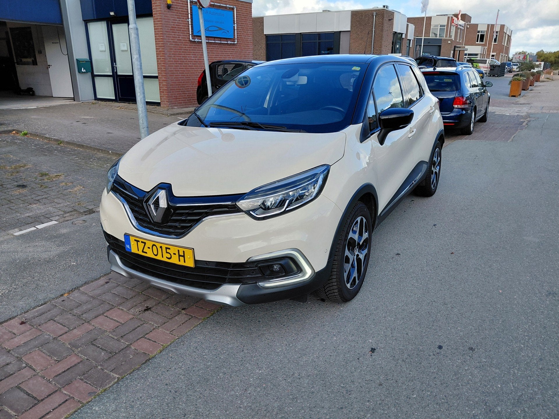 Renault Captur 0.9 TCe Intens Dealer onderhouden Airco ecc C, Voorwielaandrijving, 898 cc, Stof, Gebruikt