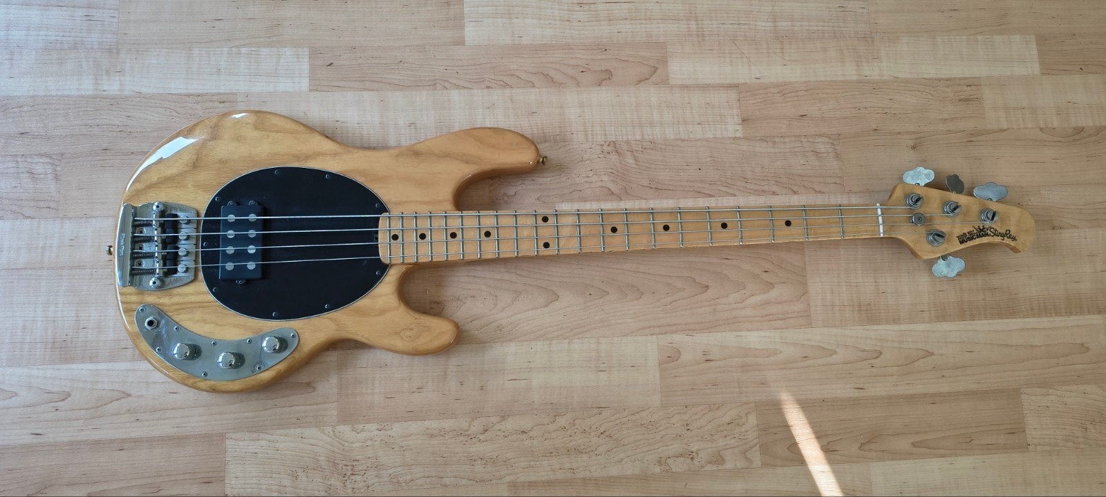 Music Man Stingray 1991 +koffer, Muziek en Instrumenten, Ophalen, Gebruikt, Elektrisch