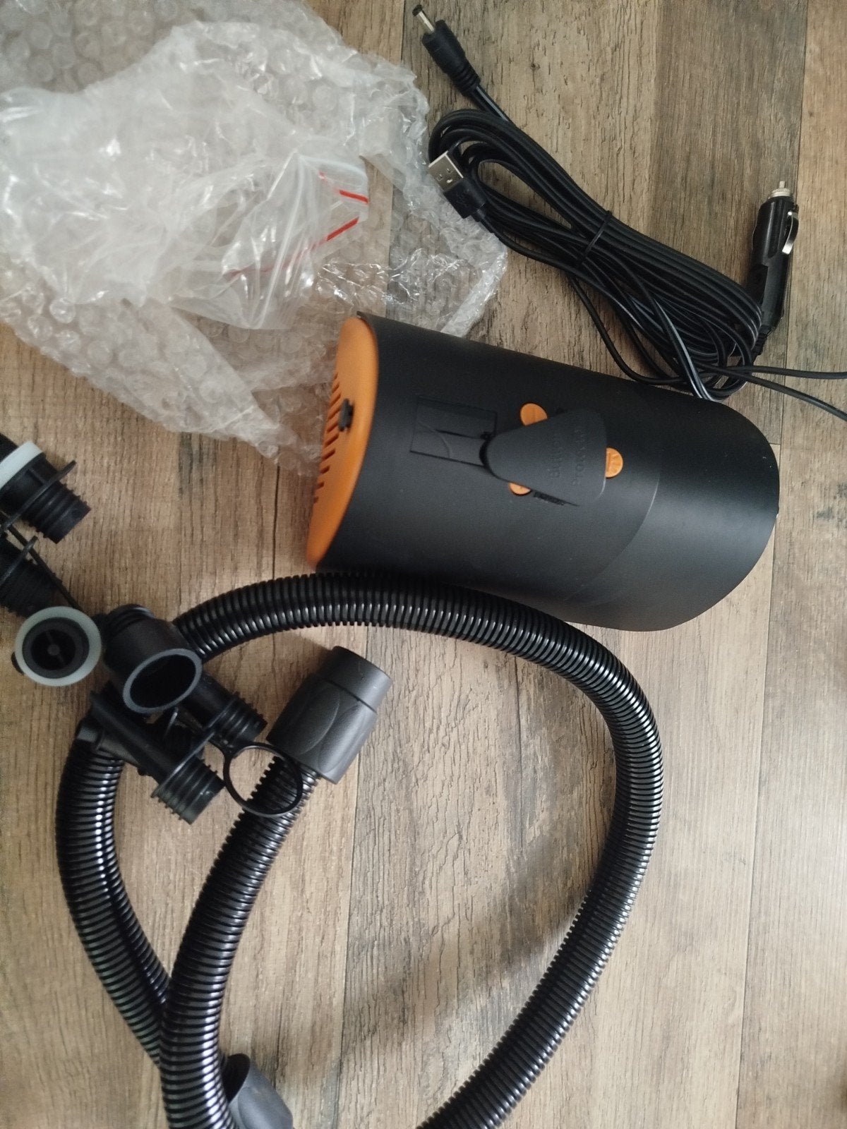 Cyclone Compact Elektrische Luchtpomp met Accu, Caravans en Kamperen, Kampeeraccessoires, Zo goed als nieuw, Ophalen of Verzenden
