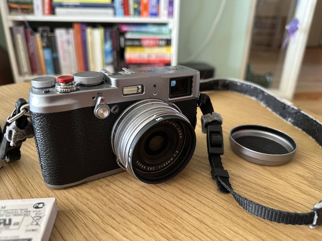 Fujifilm X100S (Incl. 2x Accu), Audio, Tv en Foto, Fotocamera's Digitaal, Ophalen, Ingebouwde flitser, Gebruikt, 16 megapixels
