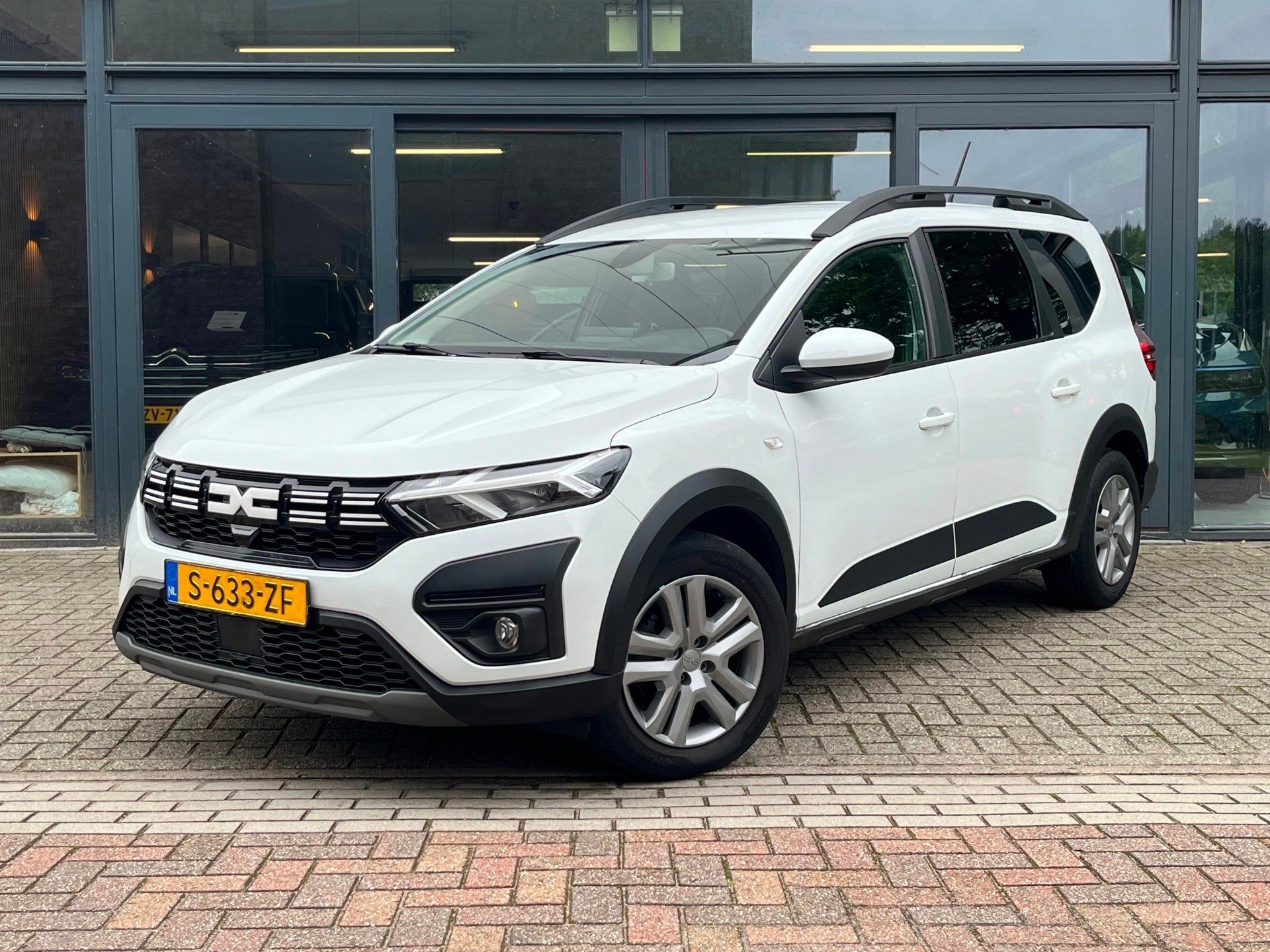Dacia Jogger 1.0 TCe 100 ECO-G Expression 7p. | Carplay | Cr, Auto's, 1227 kg, Stof, Gebruikt, 7 stoelen