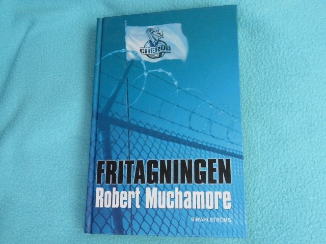 Zweeds: Fritagningen door Robert Muchamore, Ophalen of Verzenden, Zo goed als nieuw, Robert Muchamore, Amerika