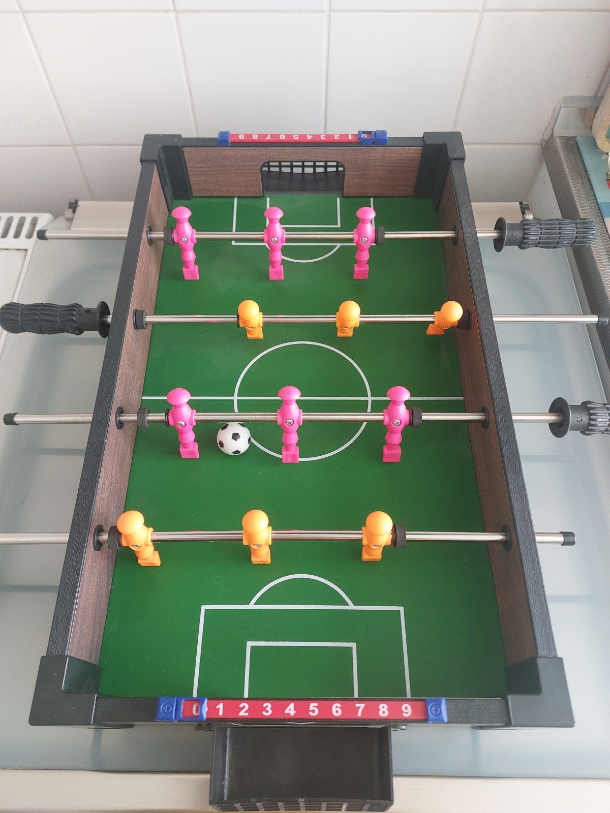 Compact Tafelvoetbalspel - Perfect voor Thuisplezier, Ophalen of Verzenden, Zo goed als nieuw