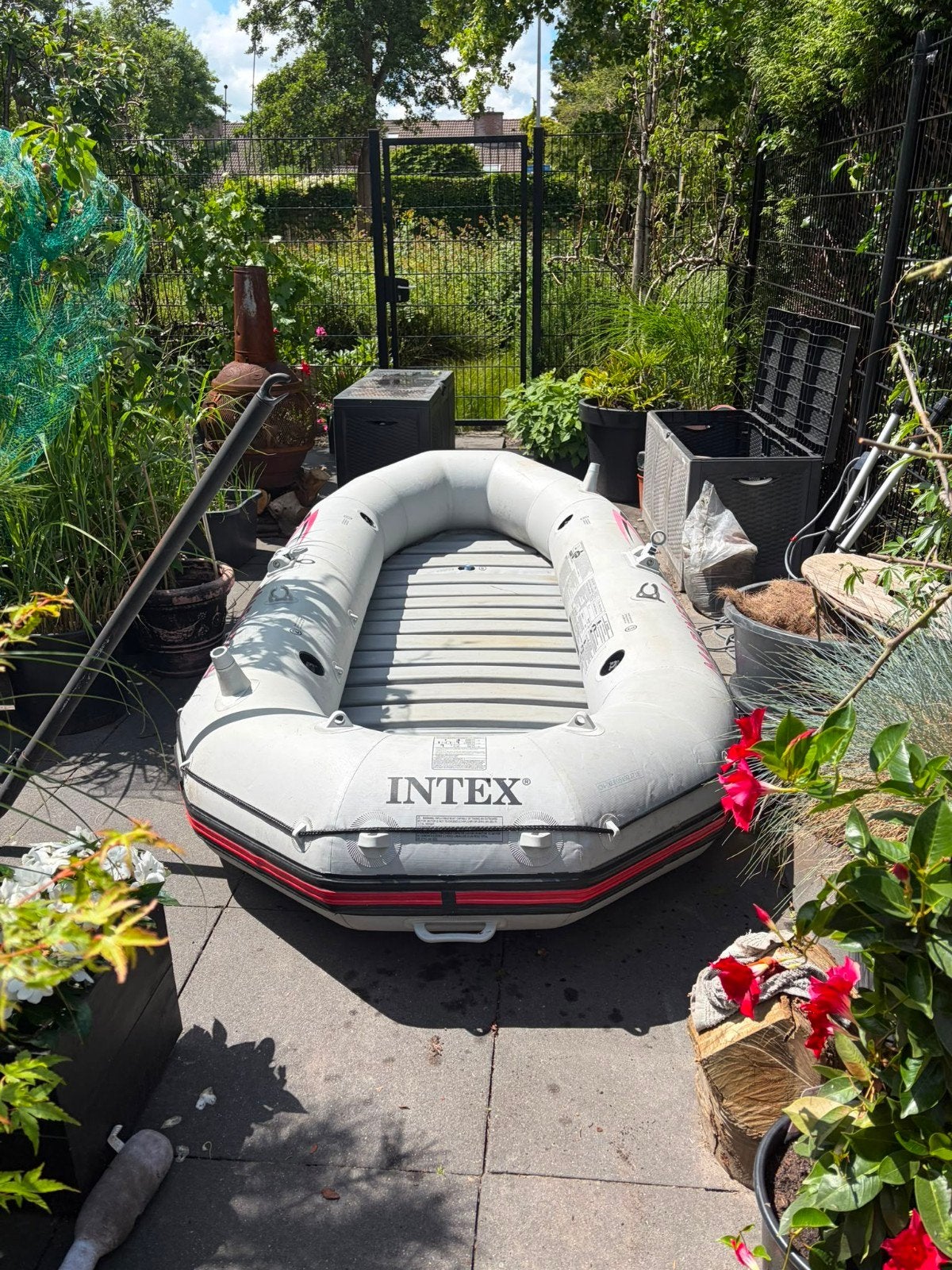 Intex Mariner 4 opblaasboot met motorsteun en peddels, Ophalen of Verzenden, Gebruikt