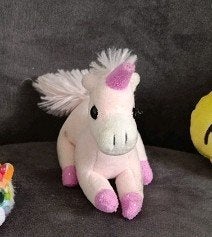 unicorn eenhoorn knuffeltje liggend roze knuffel, Eenhoorn, Overige karakters, Ophalen of Verzenden, Zo goed als nieuw