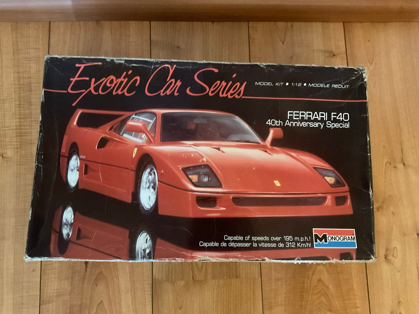 Monogram Ferrari F40 40th Anniversary Special Modelbouwkit, Hobby en Vrije tijd, Modelbouw | Auto's en Voertuigen, Auto, Groter dan 1:32