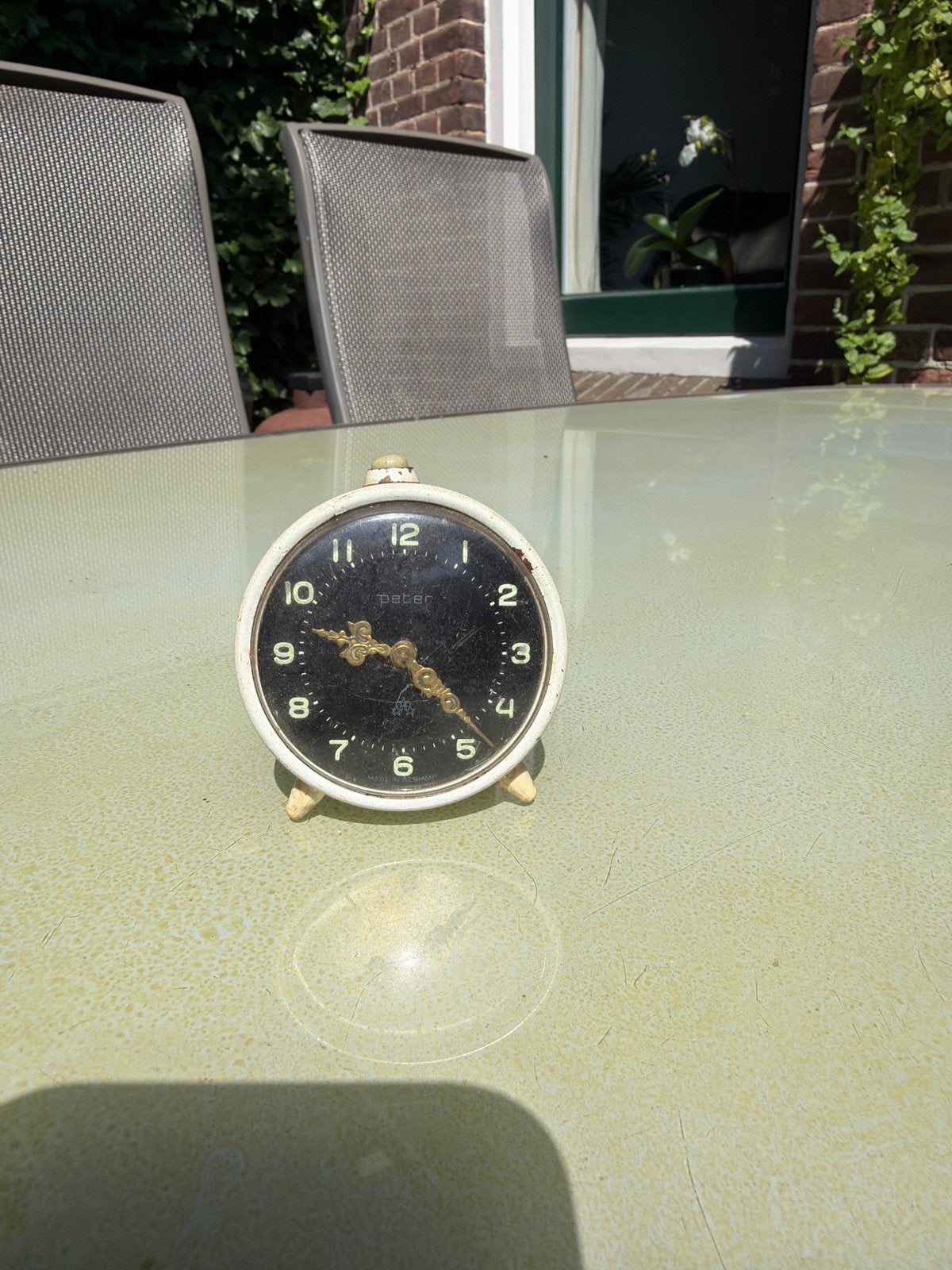 Vintage Peter wekker - zwart met witte rand, Antiek en Kunst, Ophalen