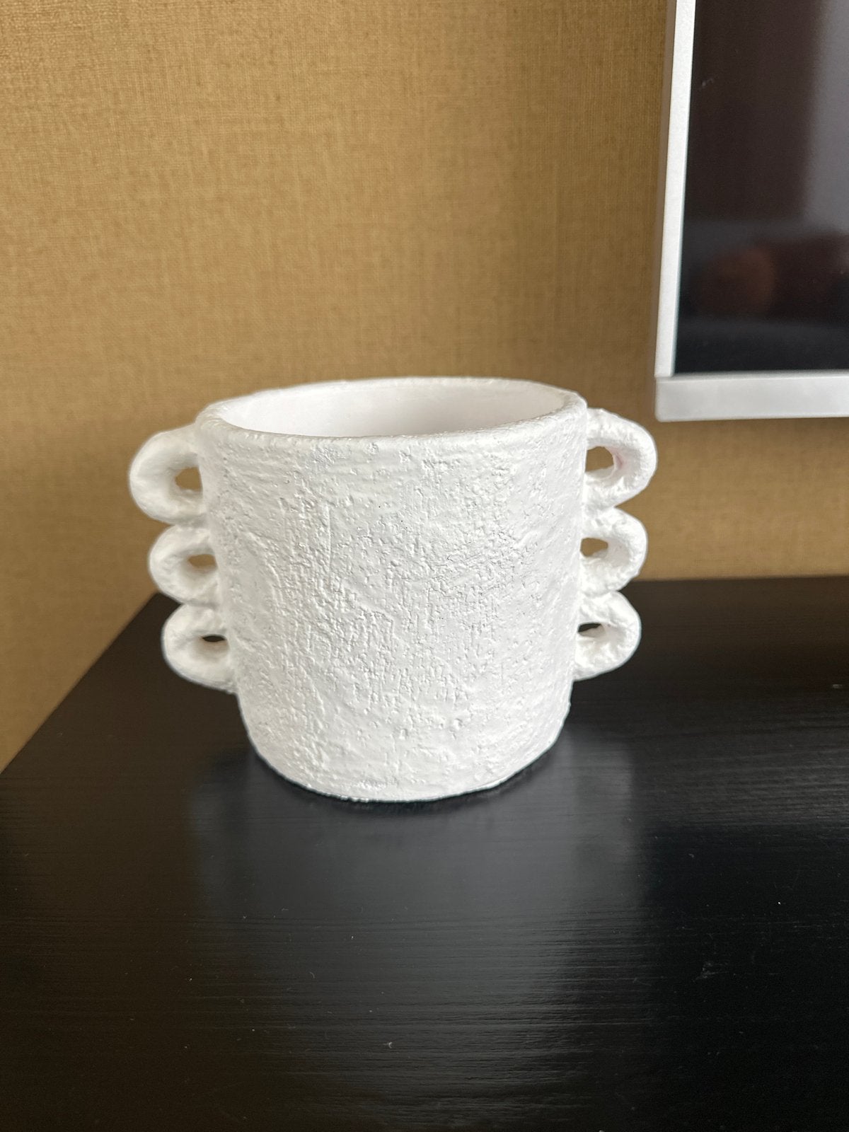 Witte decoratieve vaas met handvatten, Ophalen, Zo goed als nieuw, Wit, Overige materialen