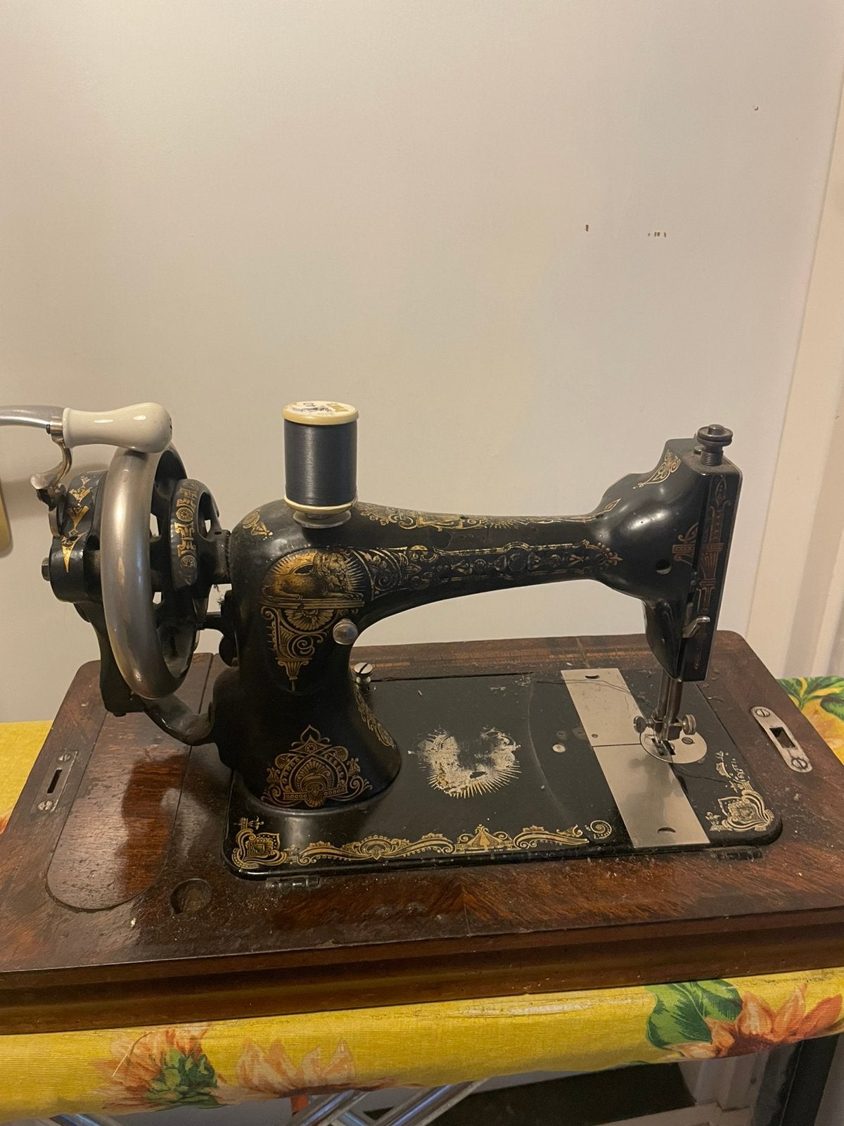 Vintage Singer naaimachine., Ophalen