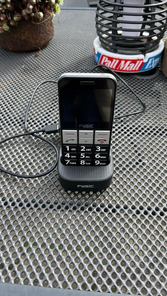 Fysic seniorentelefoon met oplaadstation, Ophalen, Zo goed als nieuw