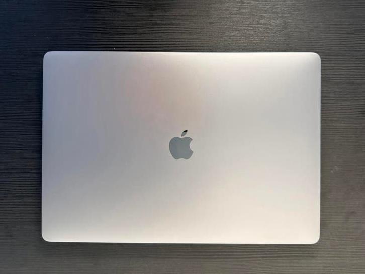 Apple MacBook Pro - 15 inch - i9 - 512GB - 16GB RAM, Computers en Software, Apple Macbooks, MacBook Pro, 512 GB, Zo goed als nieuw