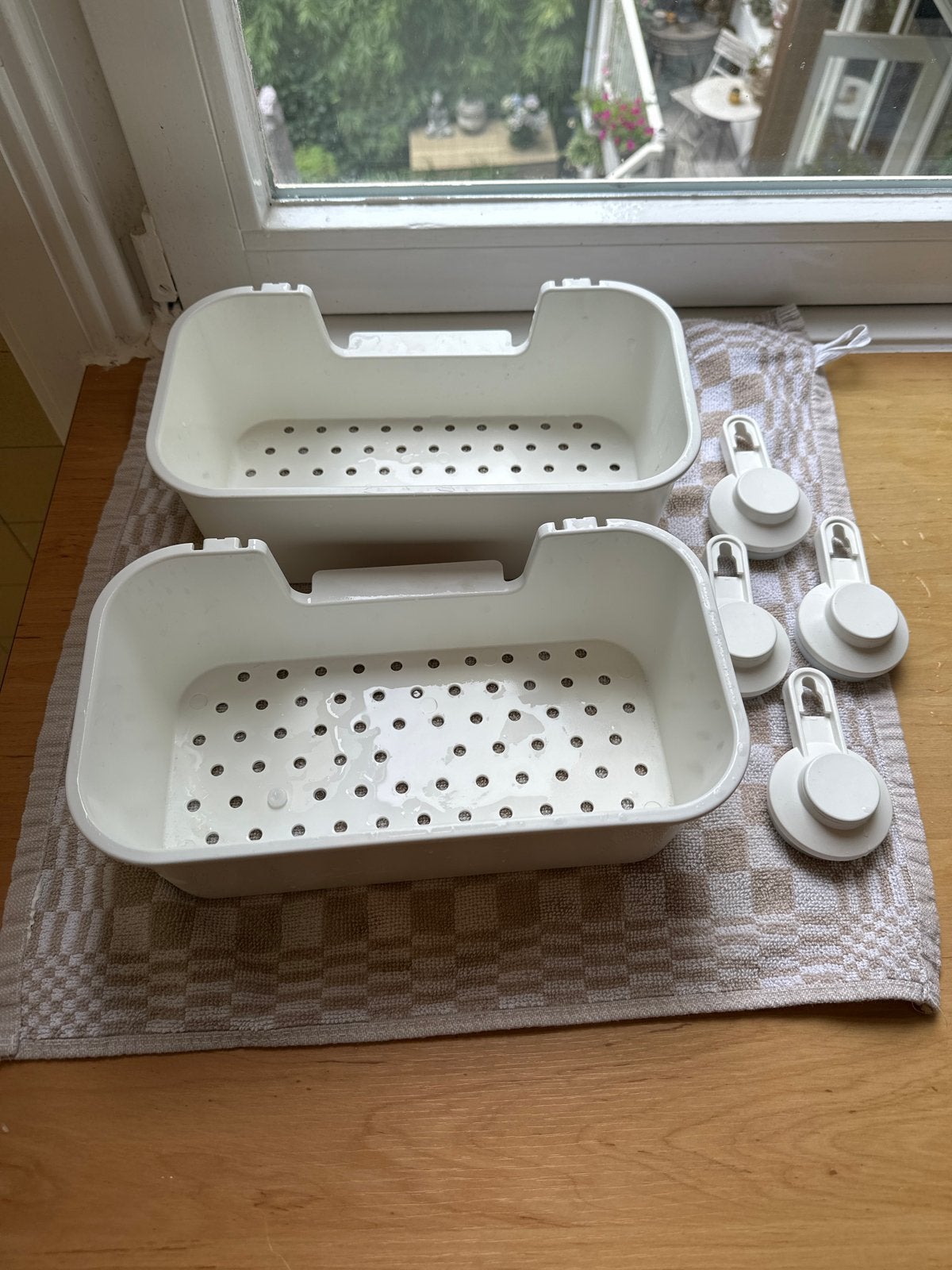 IKEA badkamer mandjes met zuignappen - set van 2, IKEA, Gebruikt, Wit, Ophalen of Verzenden