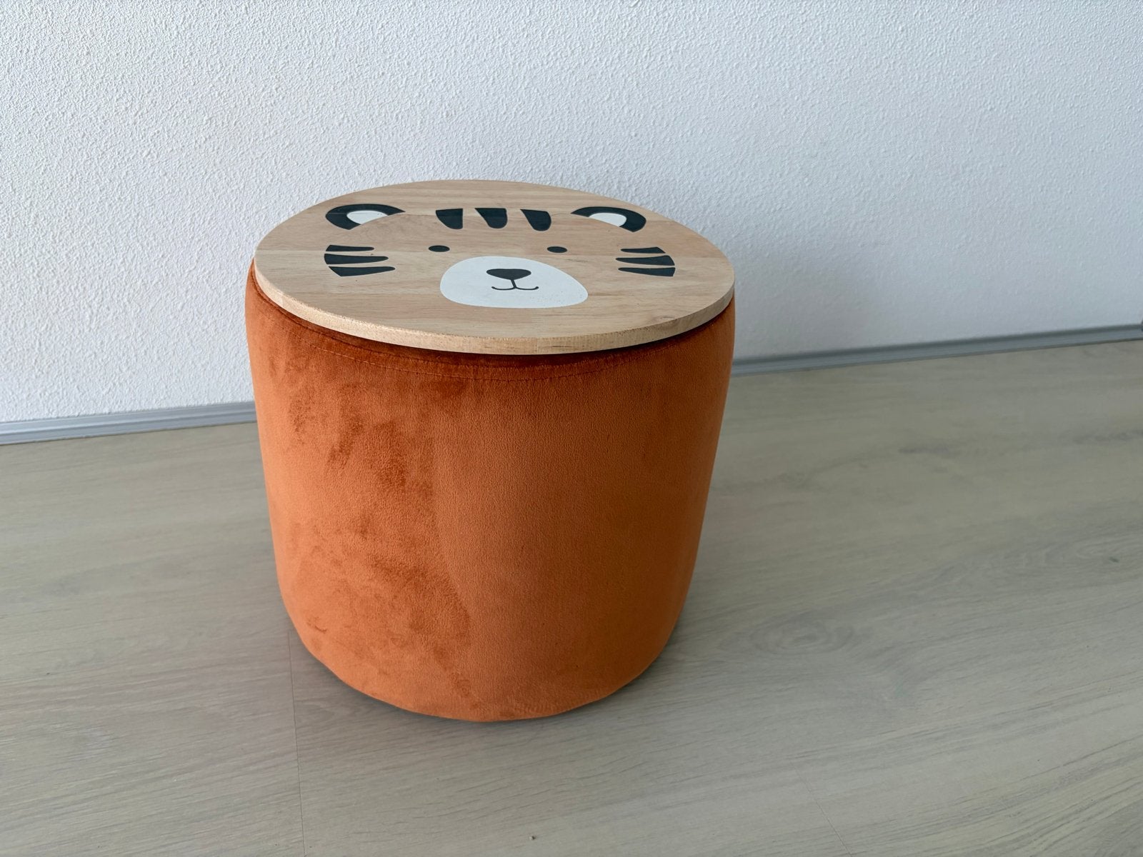 Poef met opbergvak en tijgerprint deksel, Ophalen, Hout, Gebruikt, Oranje