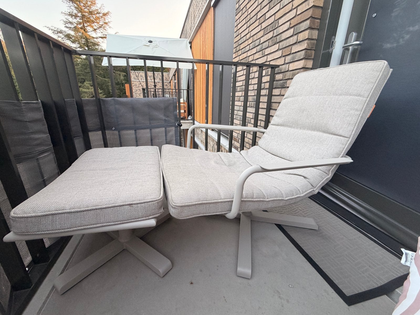 Woood Draaifauteuil met voetenbank - waterafstotend, Tuin en Terras, Ophalen, Zo goed als nieuw