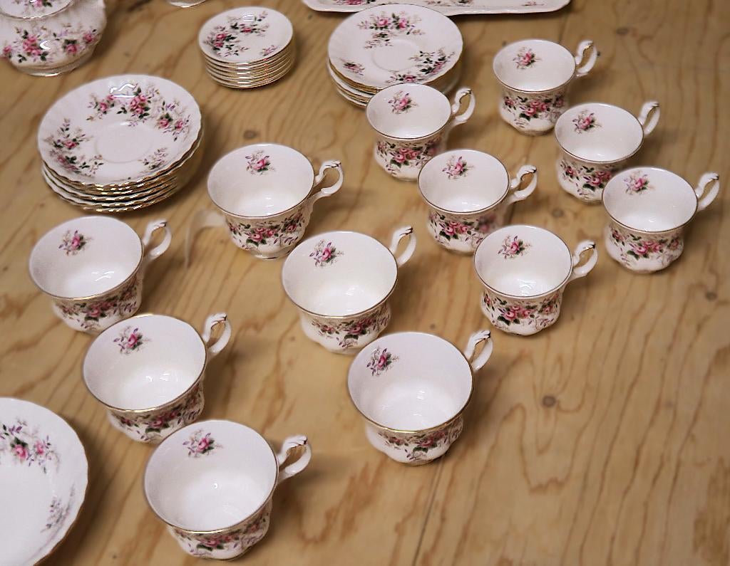 Lavender Rose Servies, Ophalen of Verzenden, Zo goed als nieuw, Porselein, Overige typen