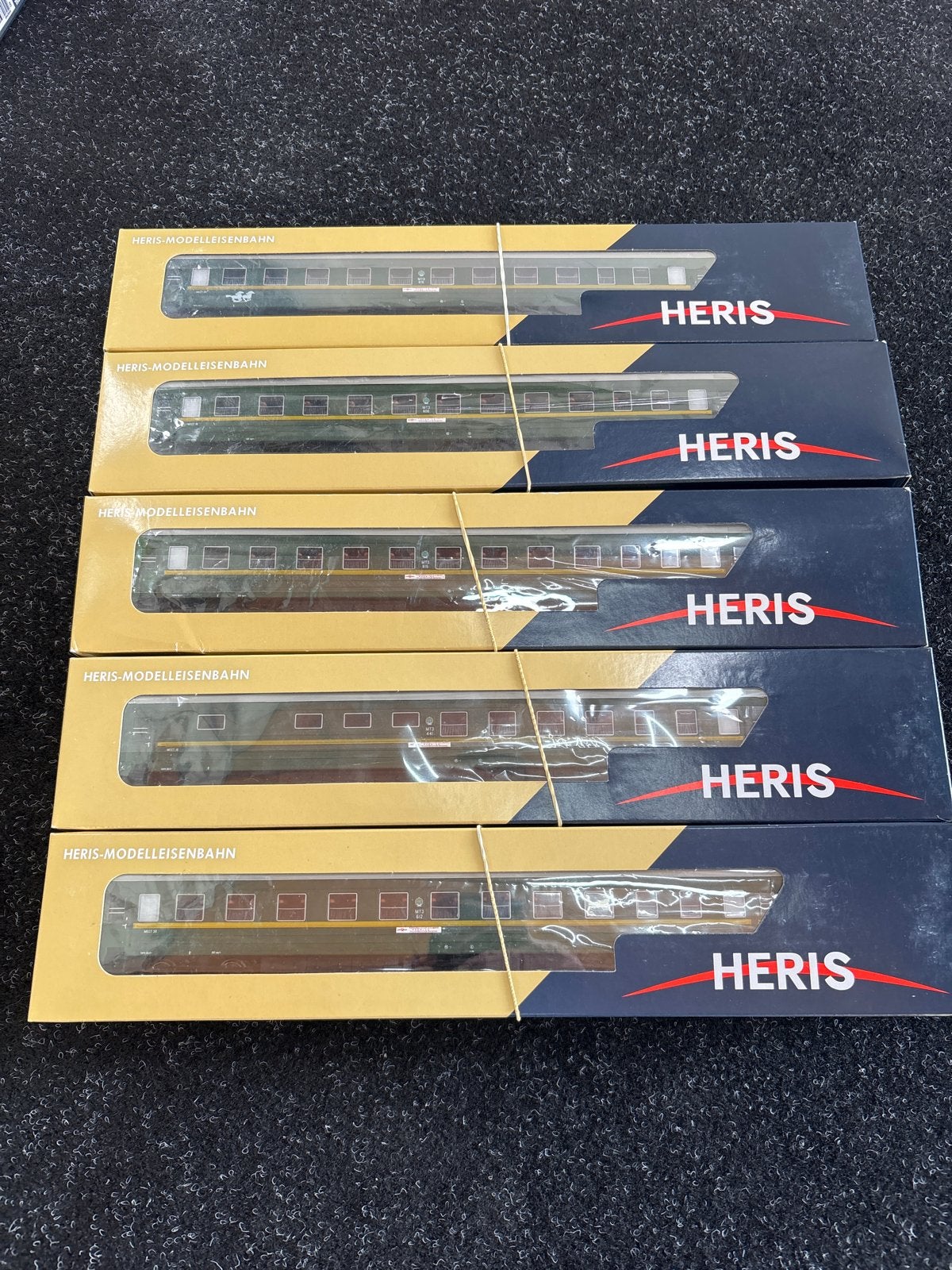 HERIS 5-delige set Mongoolse Reizigerswagons Ulan-Bator, Hobby en Vrije tijd, Modeltreinen | H0, Overige merken, Gelijkstroom of Wisselstroom