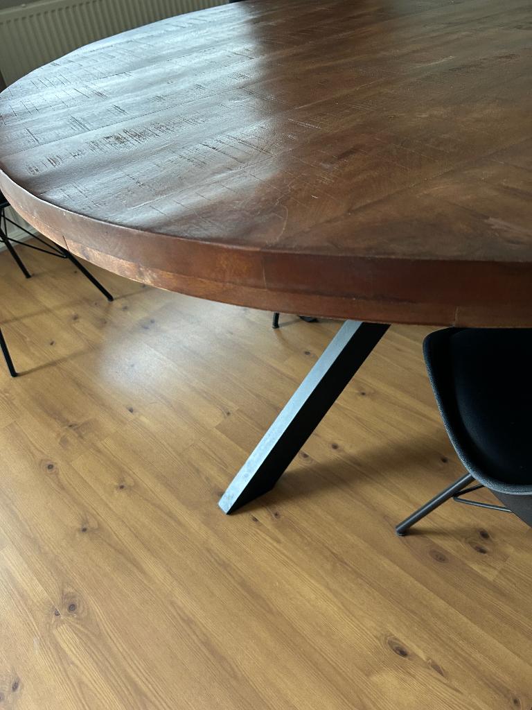 Mango houten eettafel, Ophalen, Rond, Zo goed als nieuw, Vijf personen of meer