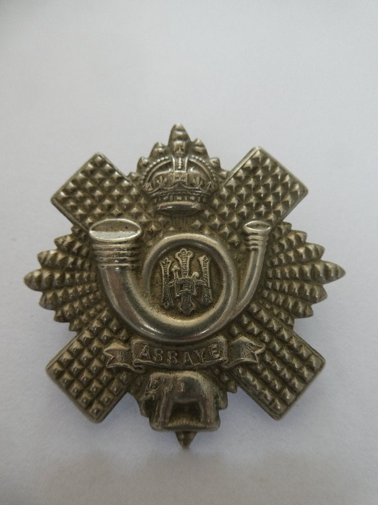 cap badge The Highland Light Infantery, Ophalen of Verzenden, Landmacht, Engeland, Embleem of Badge