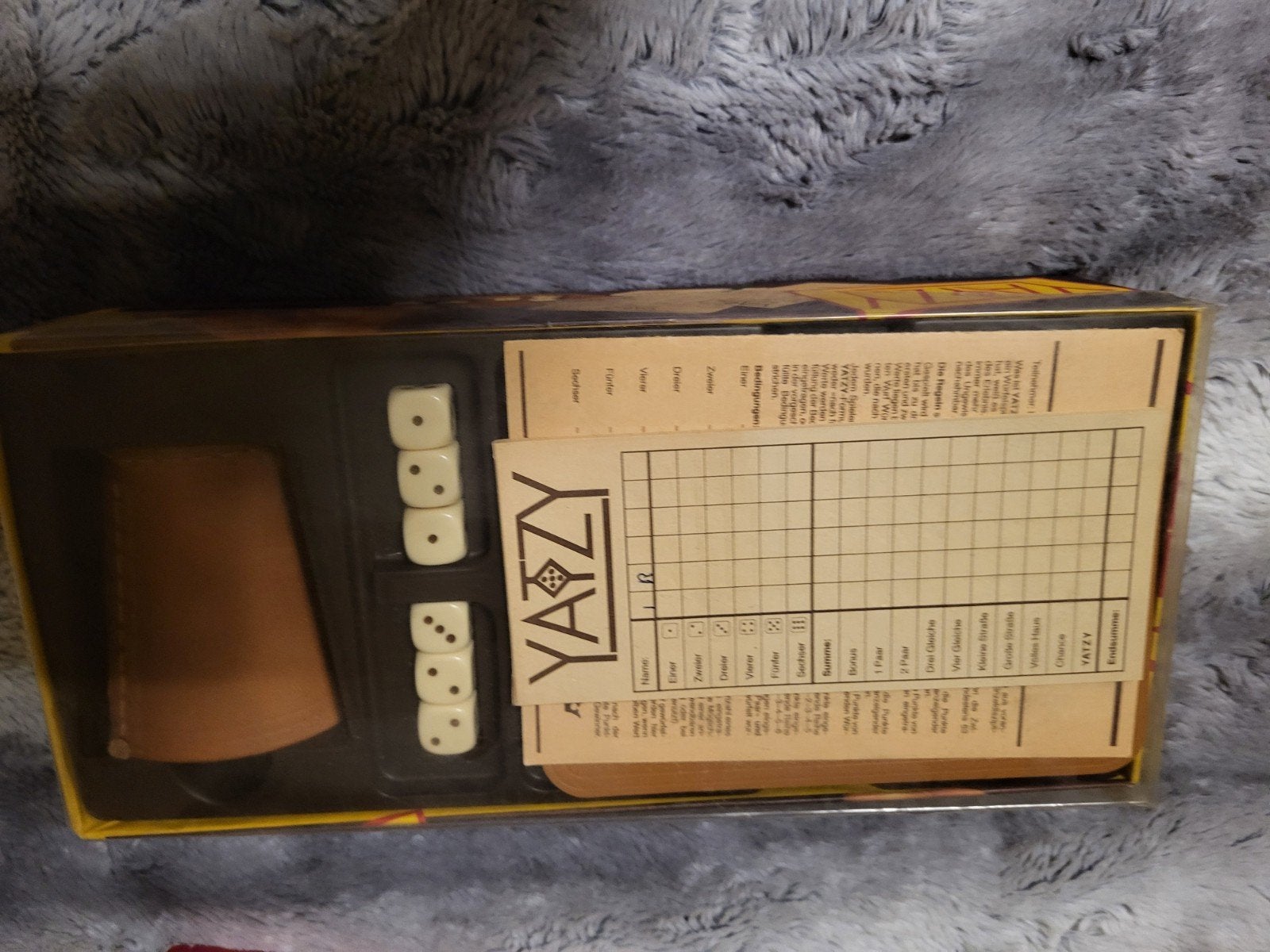 Vintage Yahtzee dobbelspel - Compleet en in goede staat, Vijf spelers of meer, Ophalen of Verzenden, Gebruikt