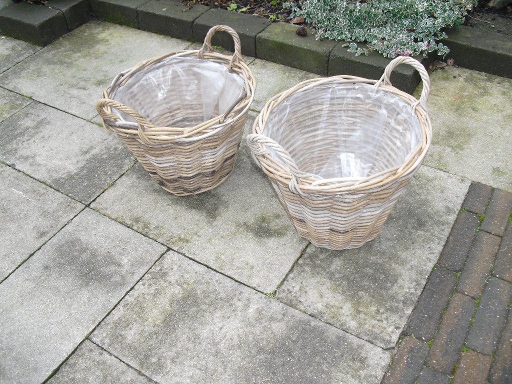 TE KOOP TWEE RIETEN MANDEN, Ophalen, Zo goed als nieuw, Rond, Riet
