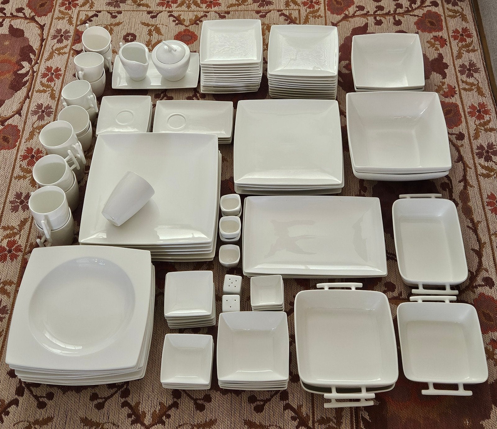 Uitgebreid wit servies Squito, diverse borden en schalen, Huis en Inrichting, Ophalen, Zo goed als nieuw, Modern, Porselein