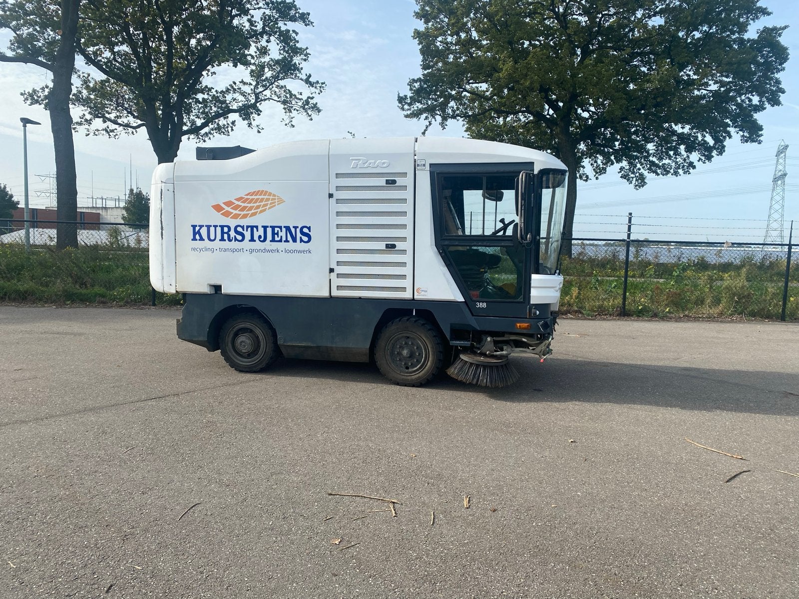 Ravo 530 CD veegwagen, Zakelijke goederen, Ophalen of Verzenden