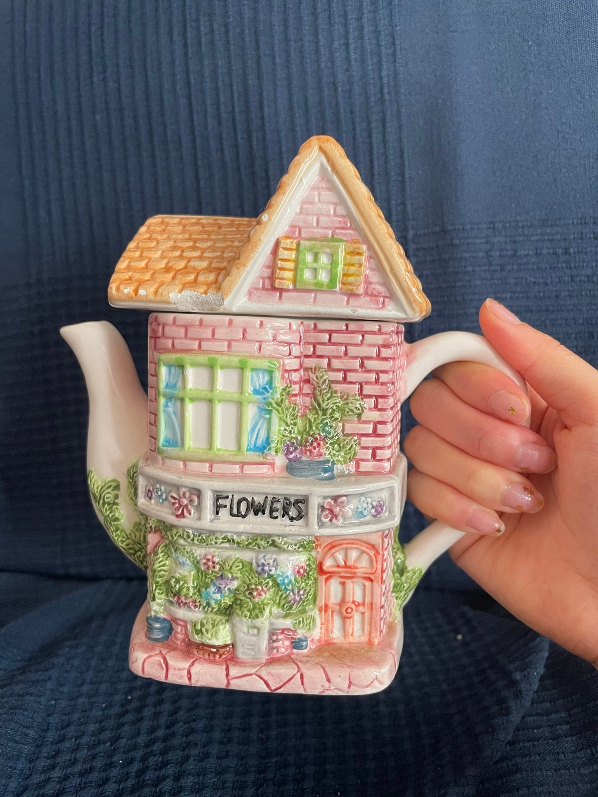 Unieke theepot in de vorm van een huisje - Vintage, Gebruikt, Steen/keramiek, Meerkleurig, Overige merken