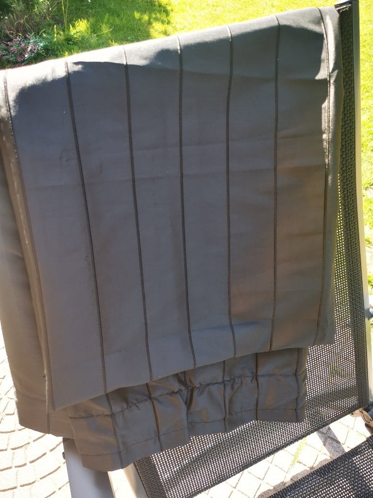 2 x Zwarte gordijnen - kant en klaar, Overige materialen, Zwart, Ophalen of Verzenden, Zo goed als nieuw