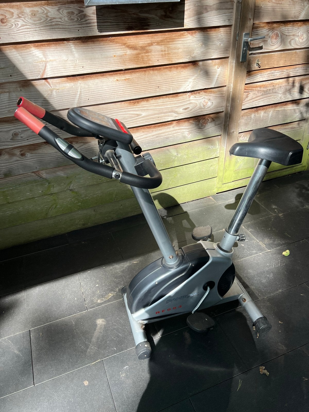 Hometrainer gratis afhalen - display defect, Gebruikt, Ophalen of Verzenden, Metaal, Benen