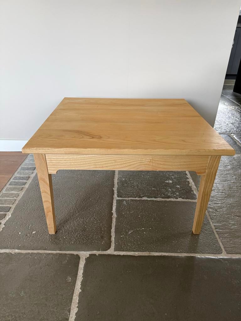 Massief houten salontafel - Robuust en Stijlvol 70x72x43cm, 100 tot 150 cm, Vierkant, Zo goed als nieuw, Minder dan 50 cm