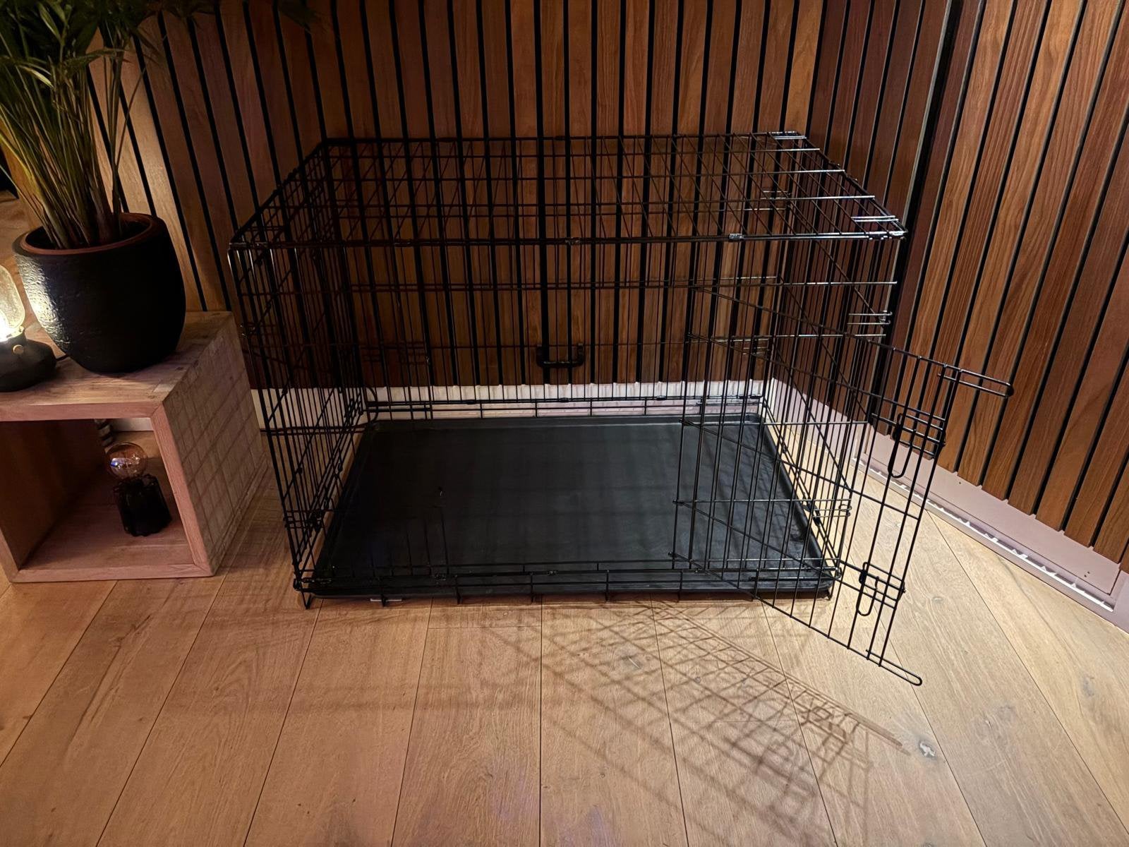 Bench (106x69x76) zwart, Dieren en Toebehoren, Ophalen, Hondenkennel, 100 cm of meer, Zo goed als nieuw